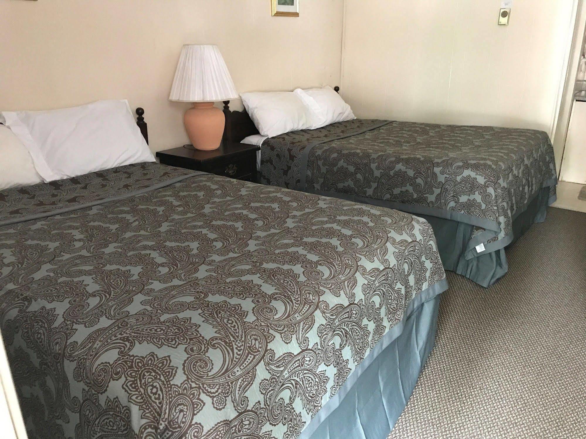 Holiday House Motel Hillsdale Экстерьер фото